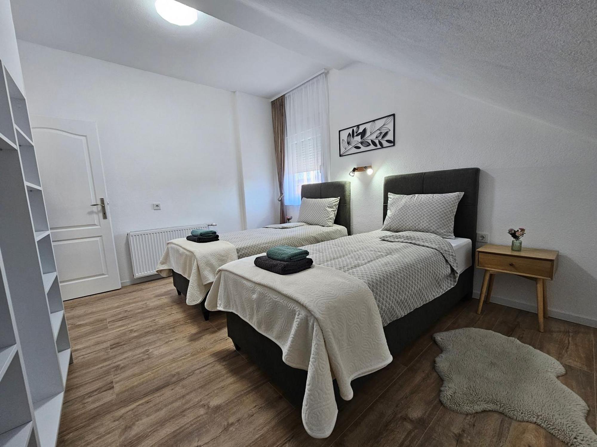 Ana Apartment Gracac  Exterior photo