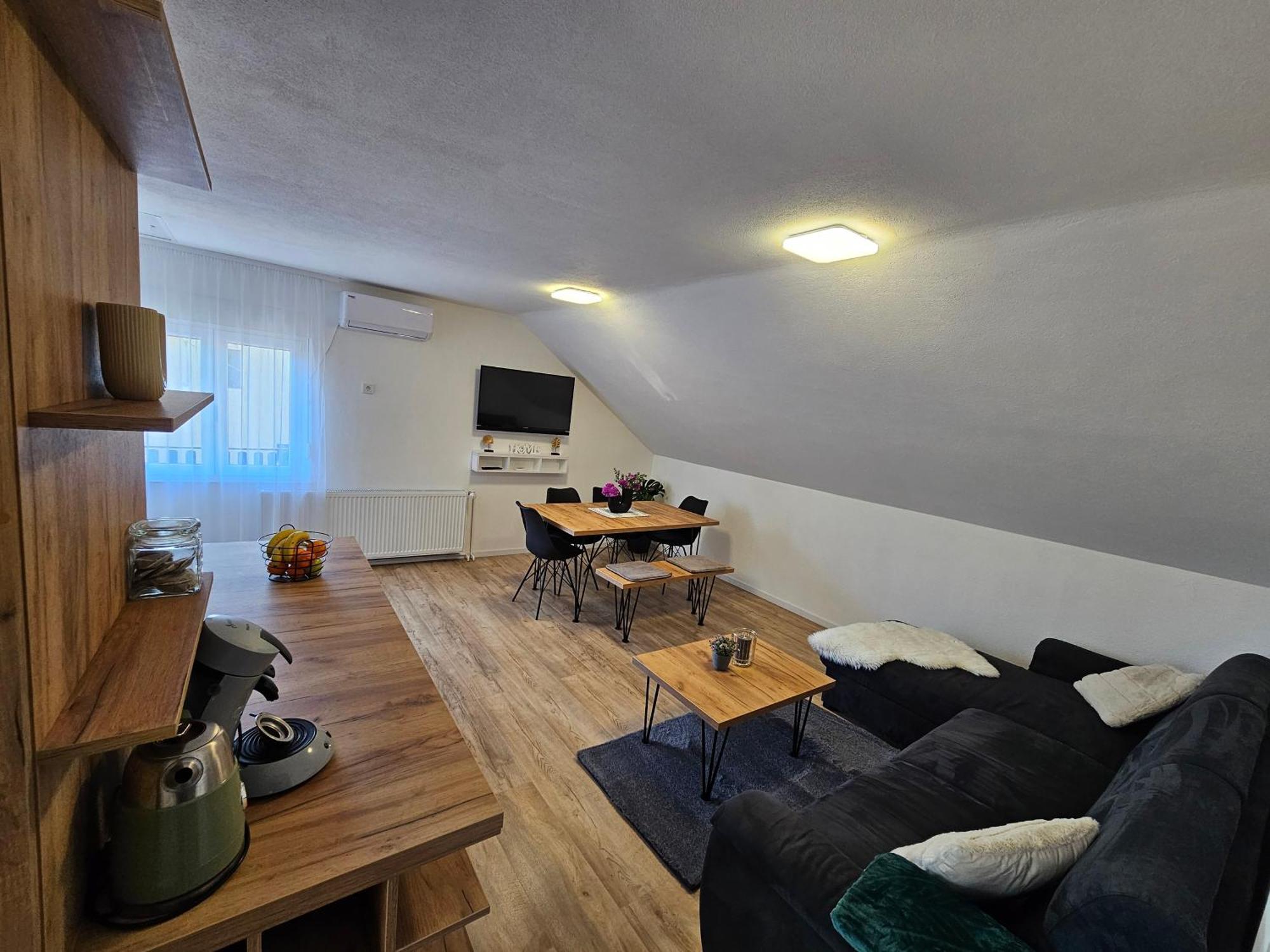 Ana Apartment Gracac  Exterior photo